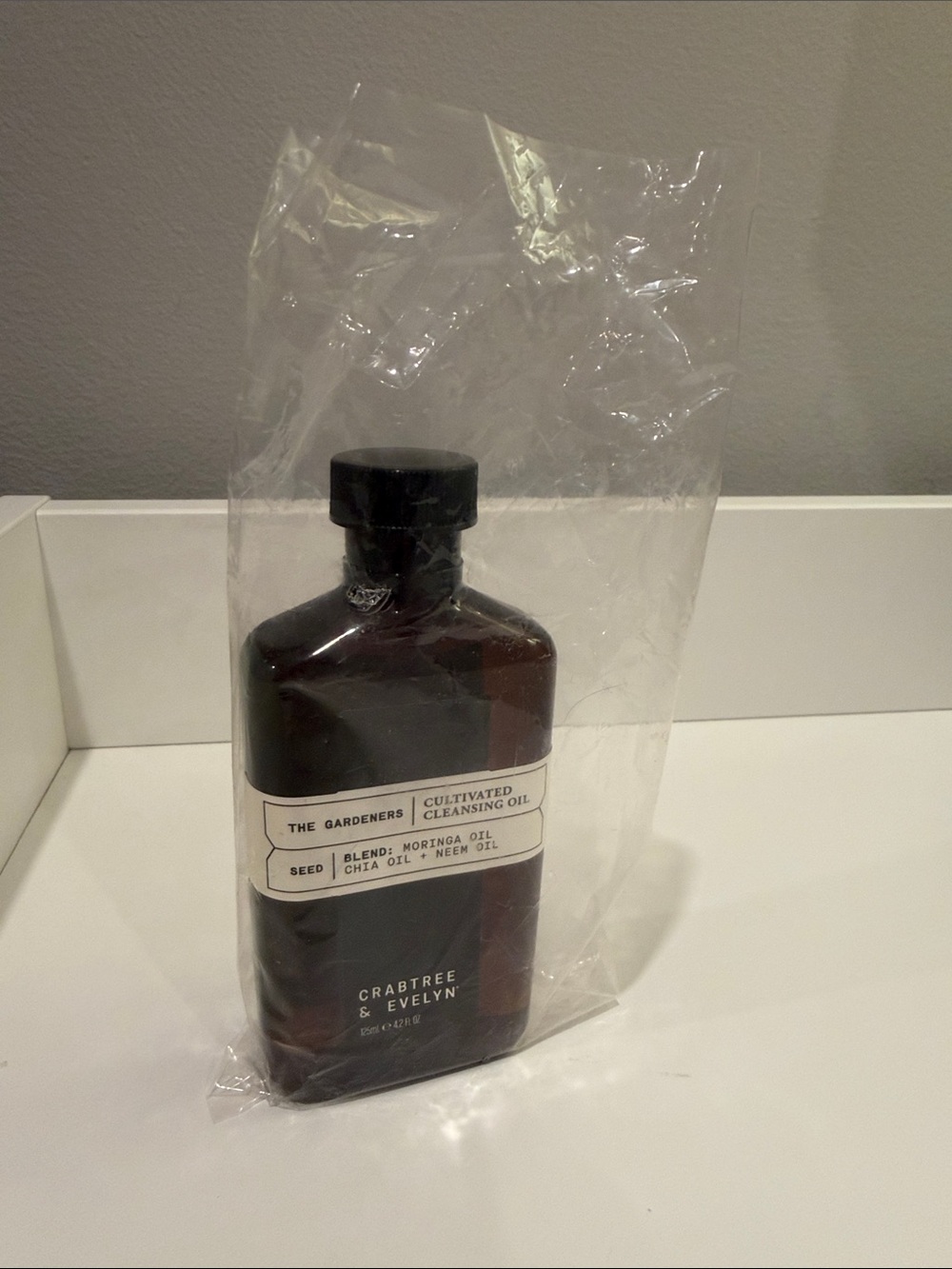 Crabtree & Evelyn Cultivated Cleansing Oil - Amber Brown Bottle - Picture 5 of 6